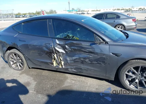 2023 Tesla Model 3 Long Range Dual Motor All-Wheel Drive z USA, uszkodzony, nr VIN 5YJ3E1EB9PF636796